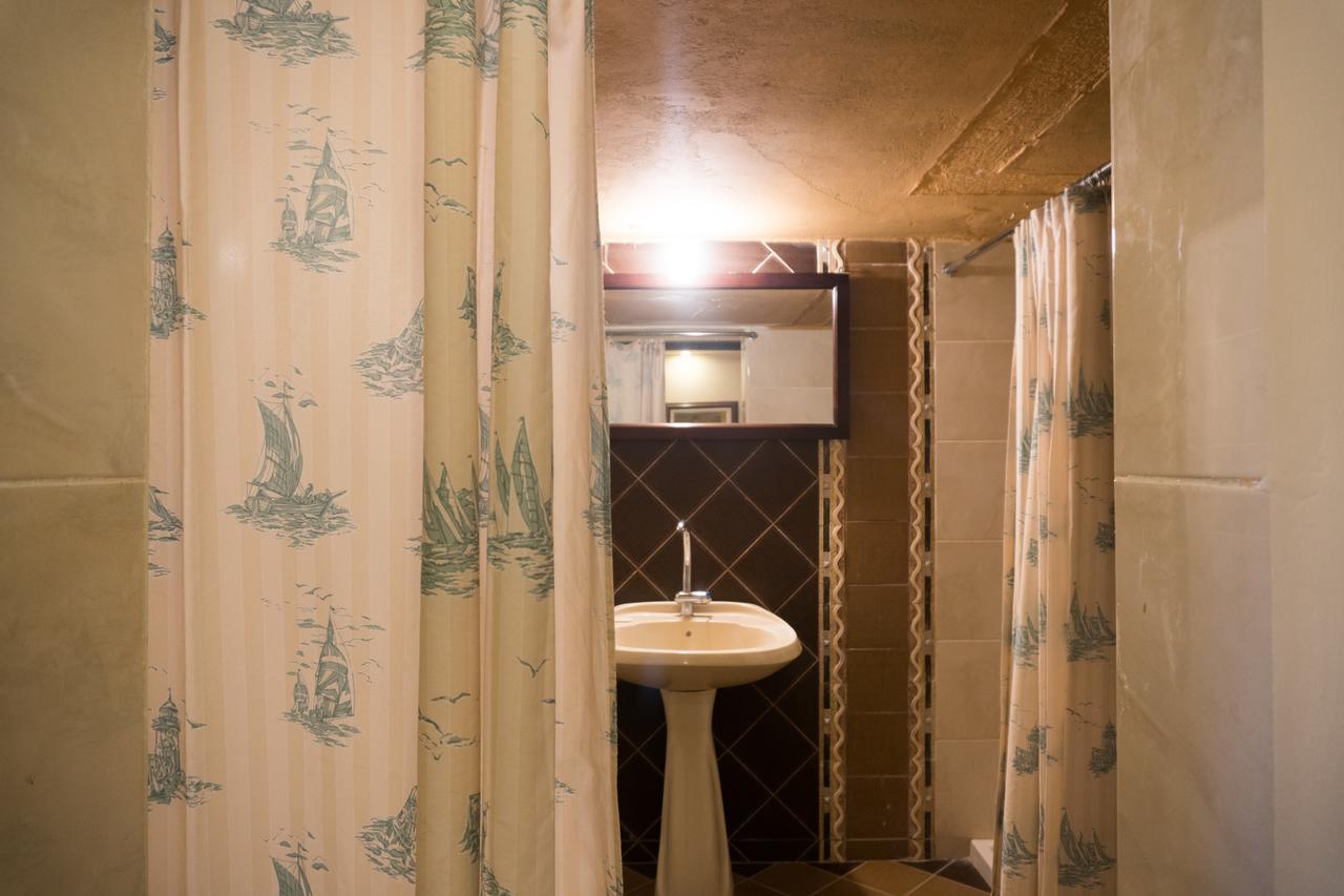 Madaba Hotel Bagian luar foto